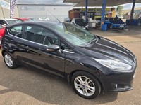 2015 Ford Fiesta 1.25 Zetec Hatchback 3dr Petrol Manual Euro 6 (82 ps) Hatchback