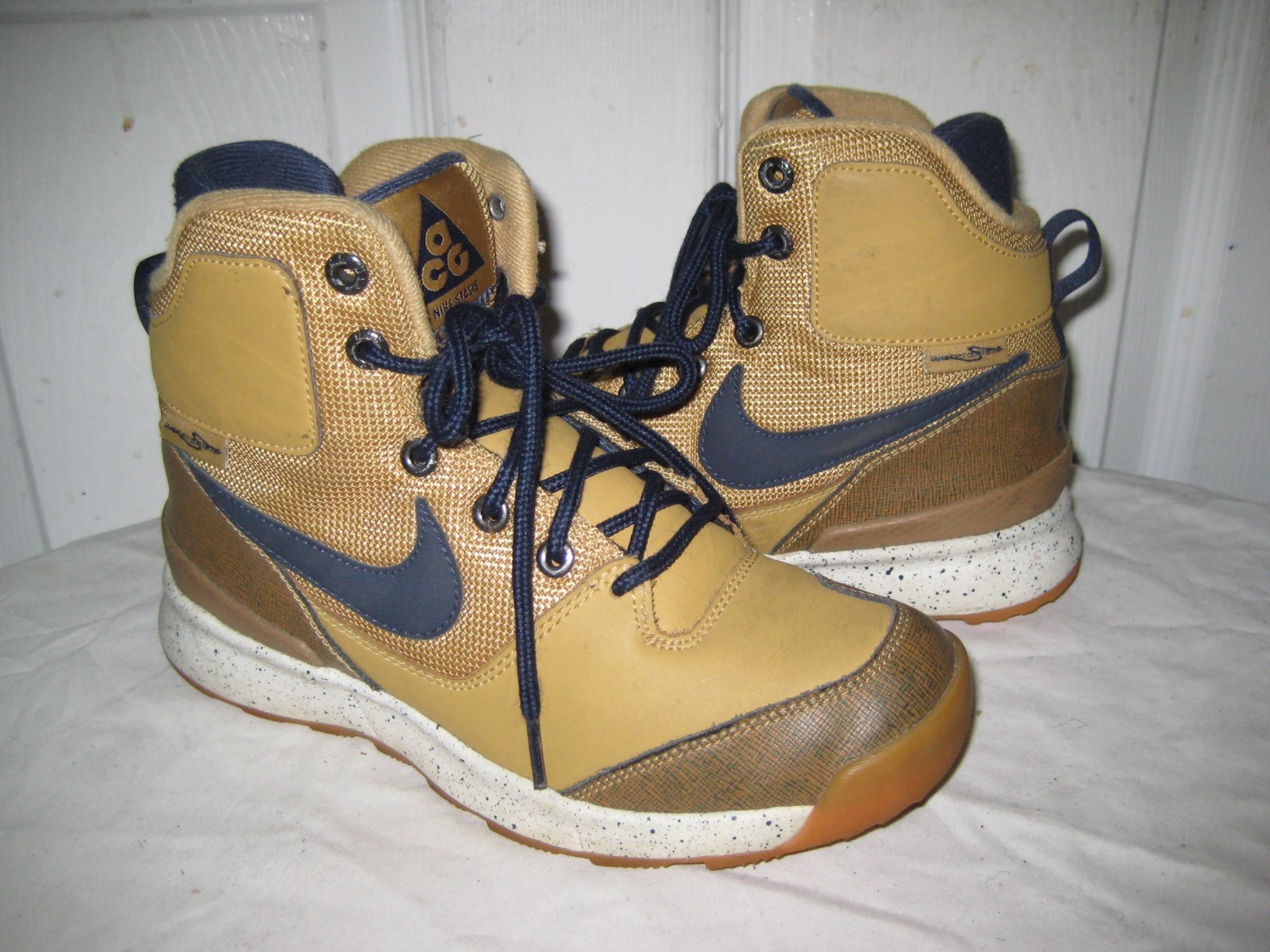 nike stasis acg