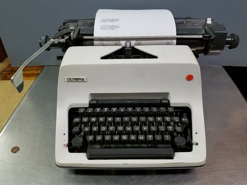 Olympia typewriter photos of Olympia SG3 by year then serial number by date