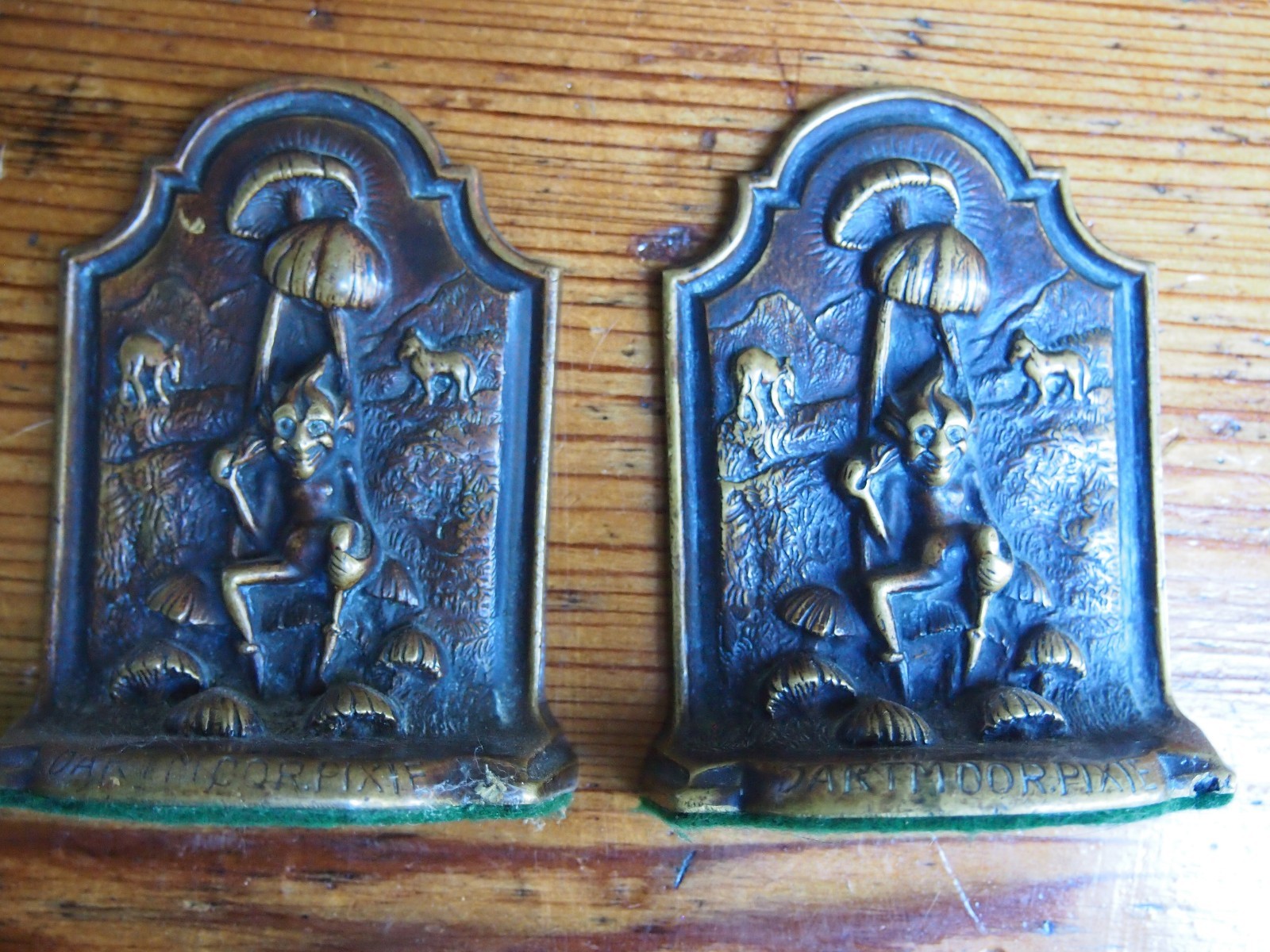 Pair Dartmoor Pixie England Book Ends-heavy