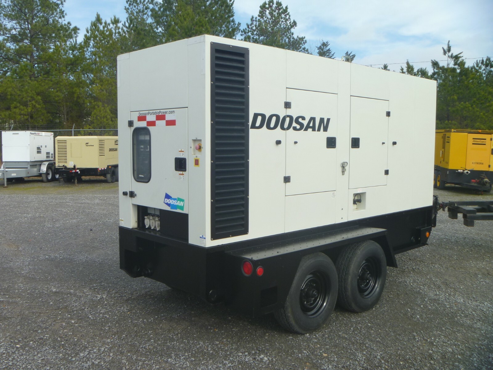 2012 Doosan / IR Generator Deere Diesel 232KW 1 & 3 Phase Trailer