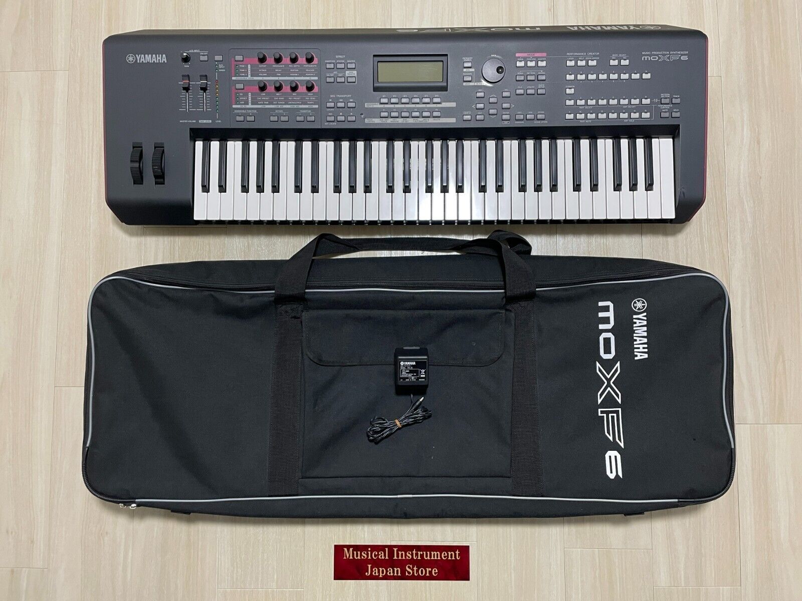 Yamaha MOXF6 61-Key Keyboard Synthesizer with Soft Case and Yamaha MOXF6 61-Key Keyboard Synthesizer with Soft Case and