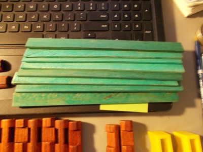 VINTAGE 1974 PLAYSKOOL LINCOLN LOGS EXPLORER SET 152 PIECES IN ORIGINAL CAN