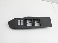 Toyota Auris II E18 15-19 5T Blende für Fensterheberschalter Links Vorne Toyota Auris II E18 15-19 01.06.2016 gebraucht Vorschau 2