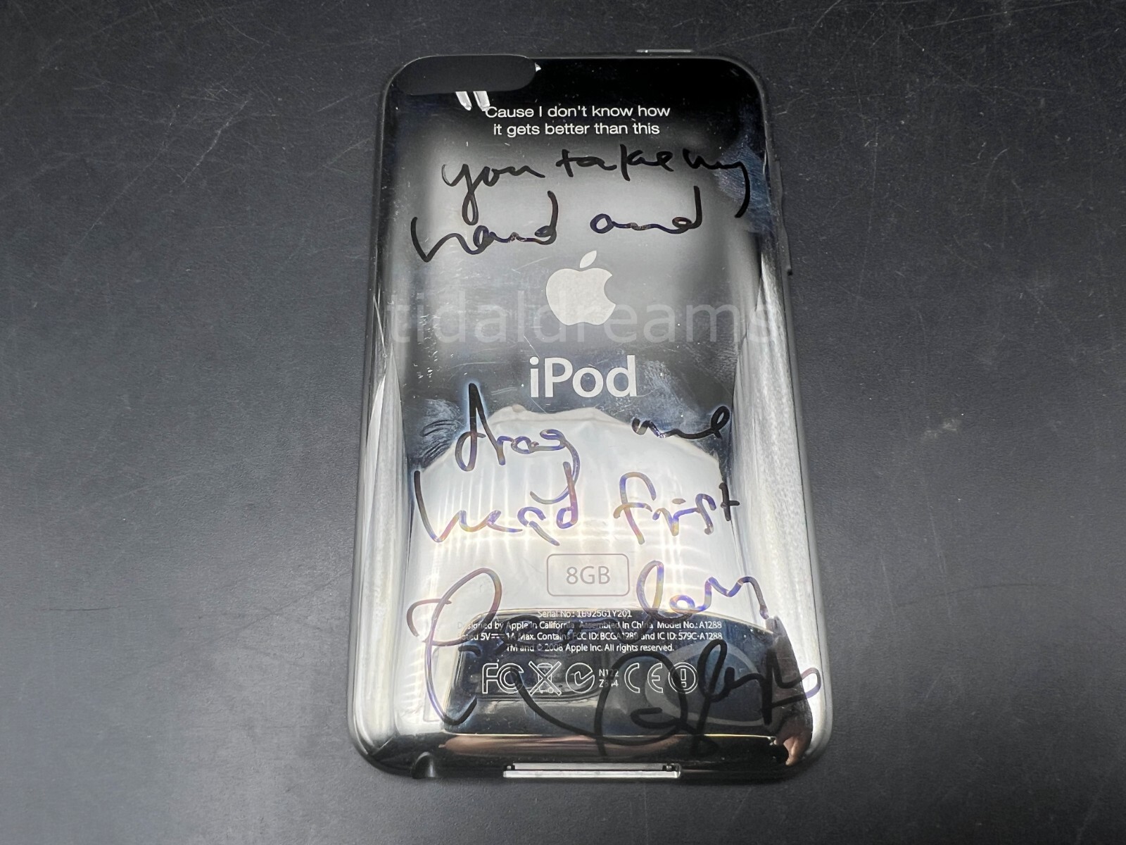 Taylor Swift RED  直筆サイン入り Signed Autographed - Taylor Swift – Red (Taylor's Version