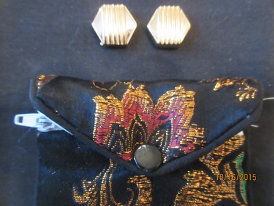 MEN'S 18K GOLD (VERIFIED) BUTTON COVERS. CRAFTED IN HONG KONG. LOUISE JEWELRY.