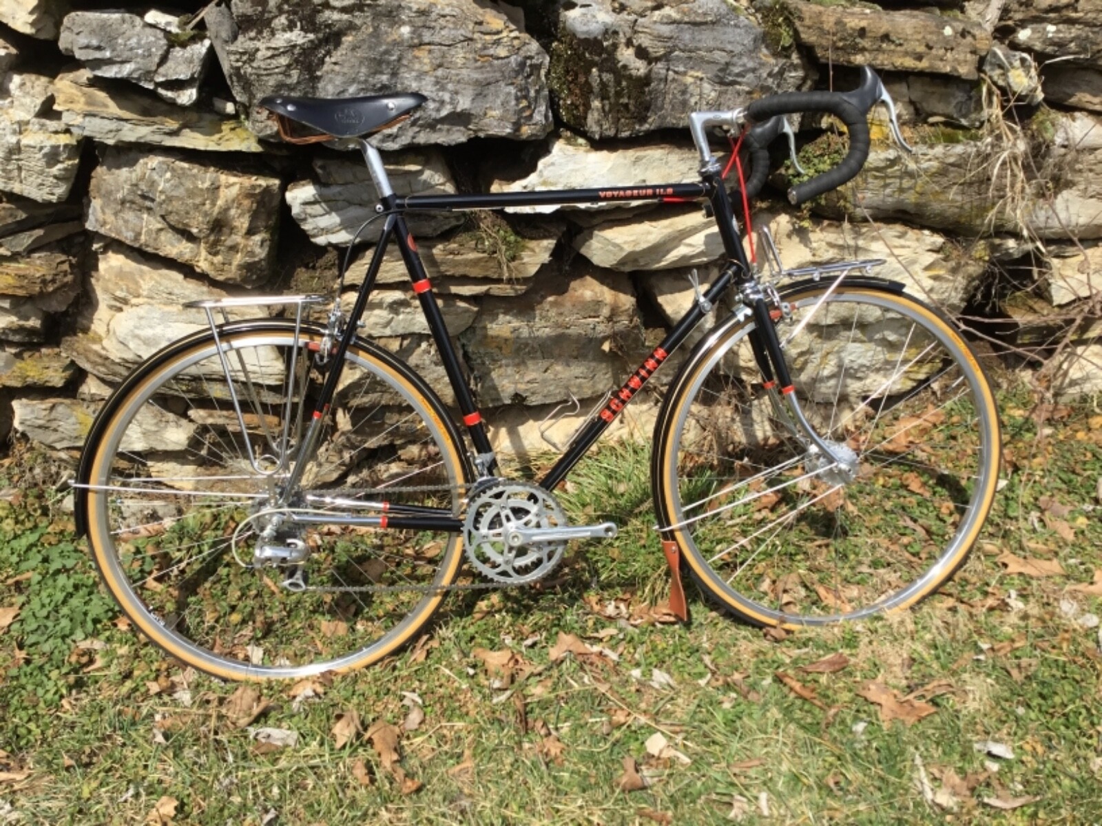 Near Mint, Repainted Touring Bike. Rebuilt Wheels, Son Dynamo, VO Racks, Fenders