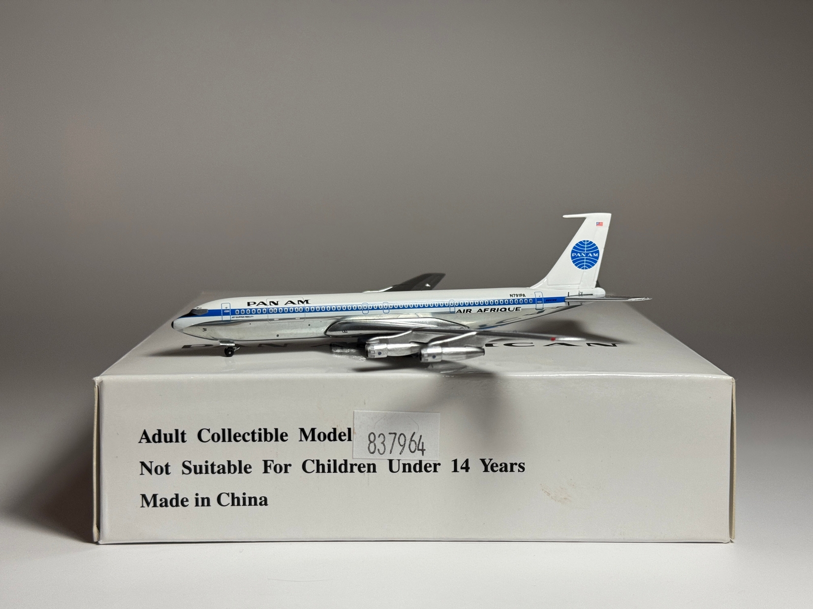 航空機・ヘリコプター AeroClassics 1/400 PAN AM DC-7 N752PA PAN AM Aeroclassics 1:400 Boeing 747-100 Reg: N748PA Clipper