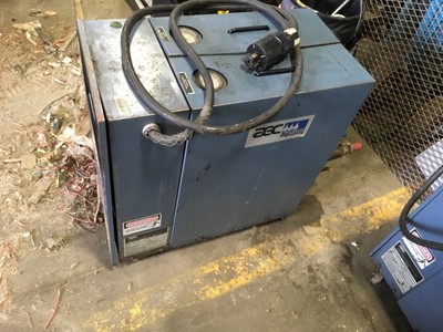 AEC Temp Control Unit TDWF7M09S4, 460v, 3phase, 3/4hp, min-temp 45, max-temp 250