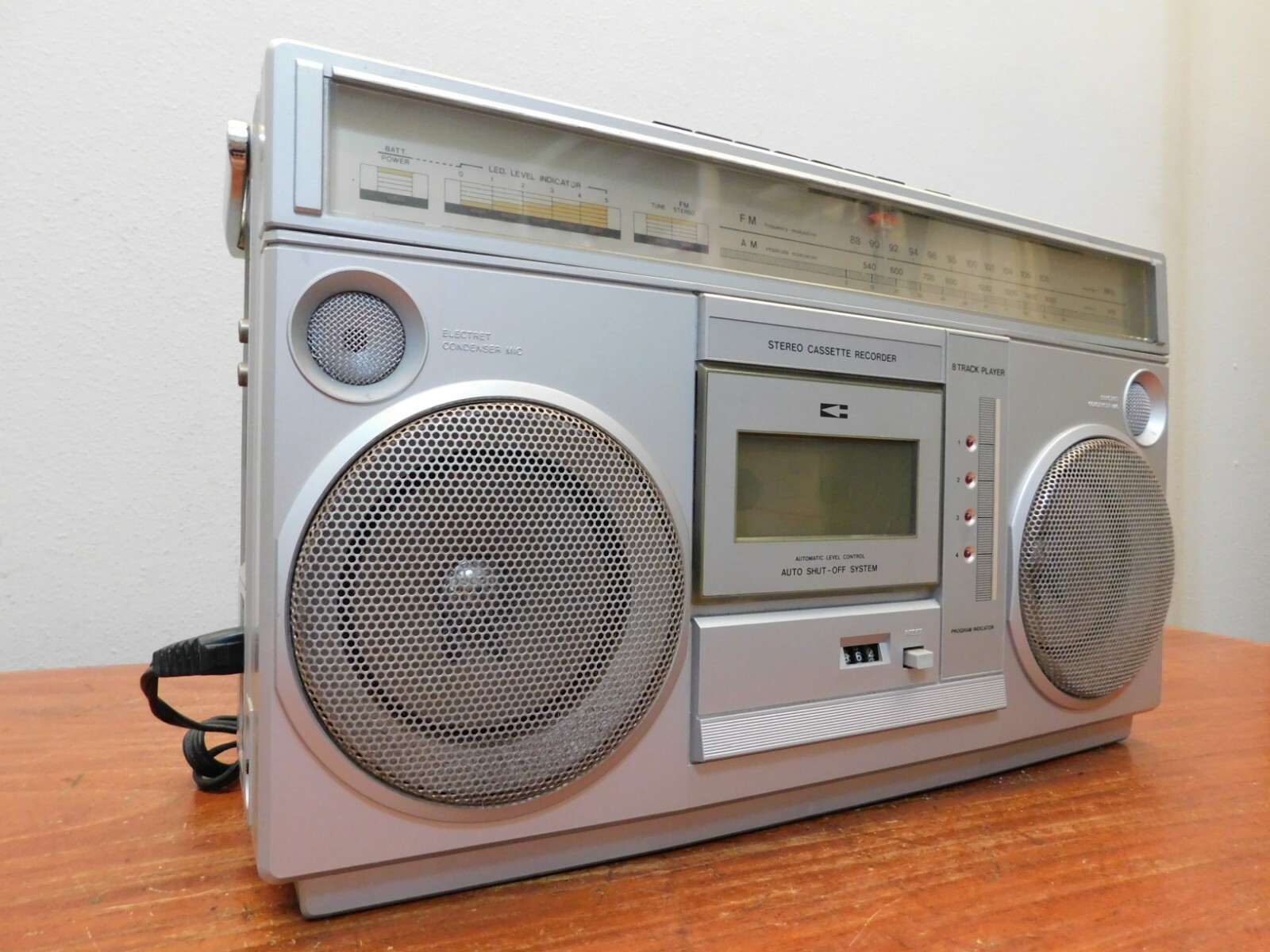 Montgomery Ward GEN3995 Vintage Boombox Radio Cassette 8 Track Player