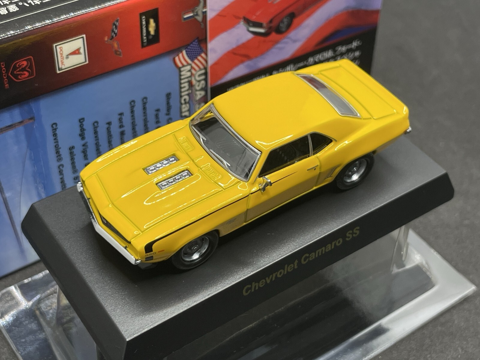 1966 Chevrolet Camaro 1/18ミニカー American Muscle 1967 Chevrolet Camaro Z/28 RS (MCACN) 1:18