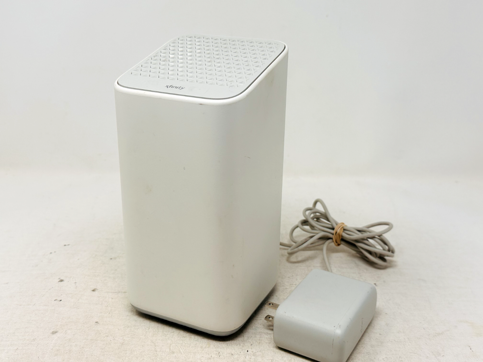 Xfinity Home WiFi Router Modem White XB7-CM w/ Power Adaptor Turns On,  Untested | eBay