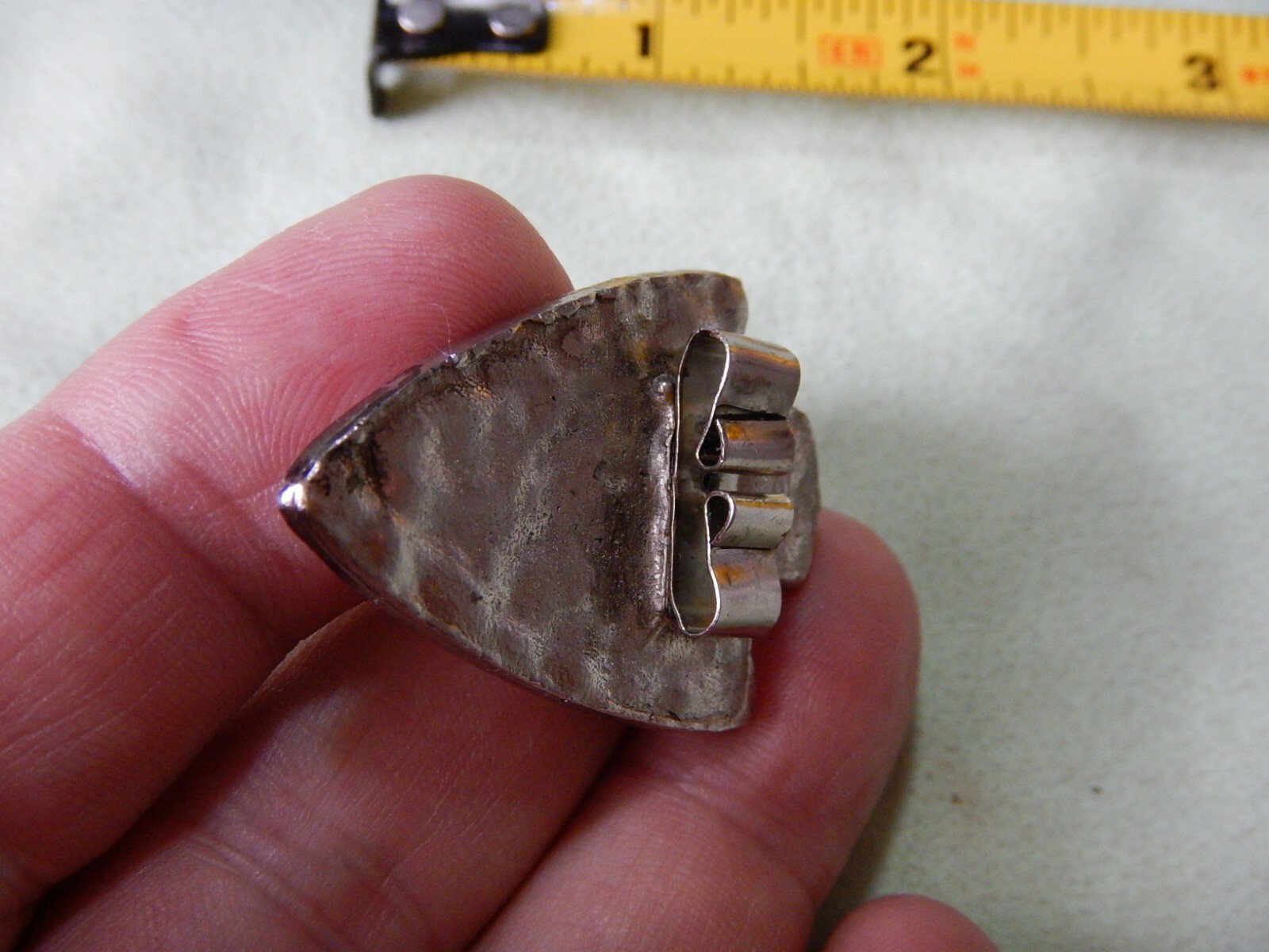 VINTAGE NON-STERLING ARROWHEAD BOLO TIE SLIDE ENAMELED SHIELD PIKES PEAK NICE!