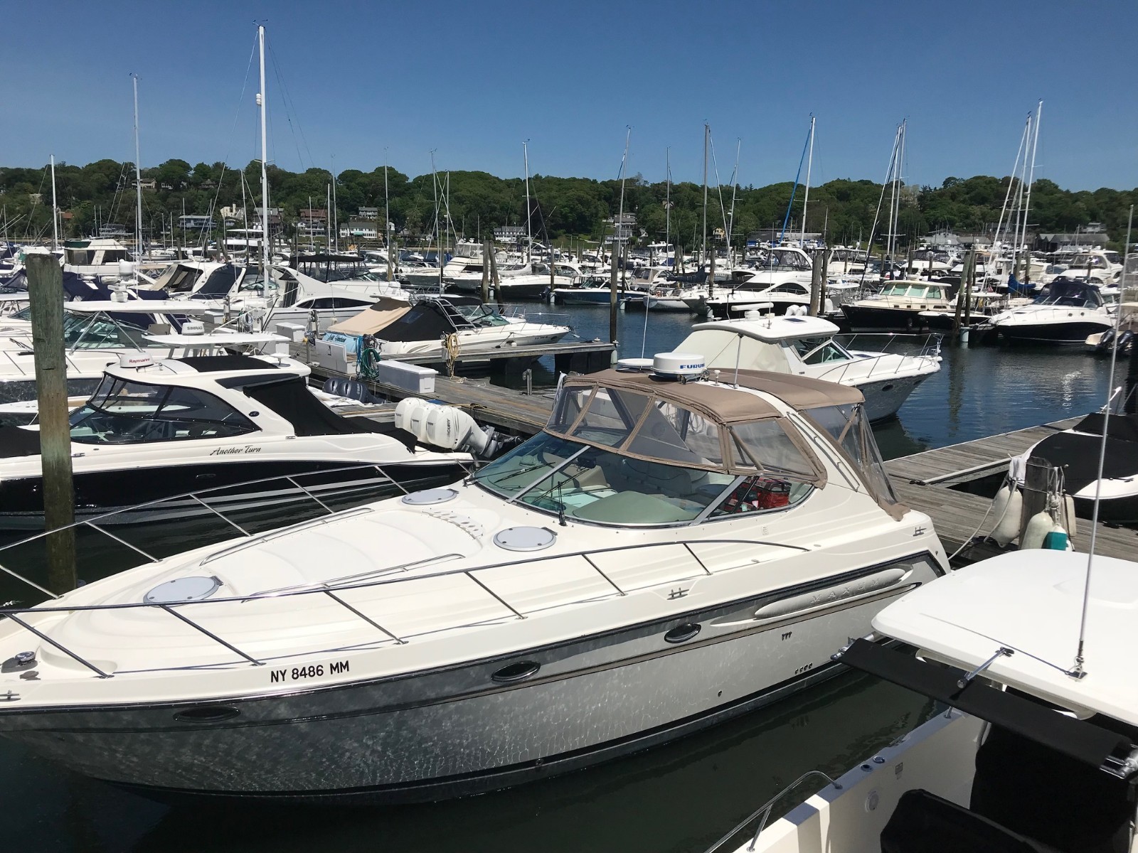 Maxum 3700 SCR