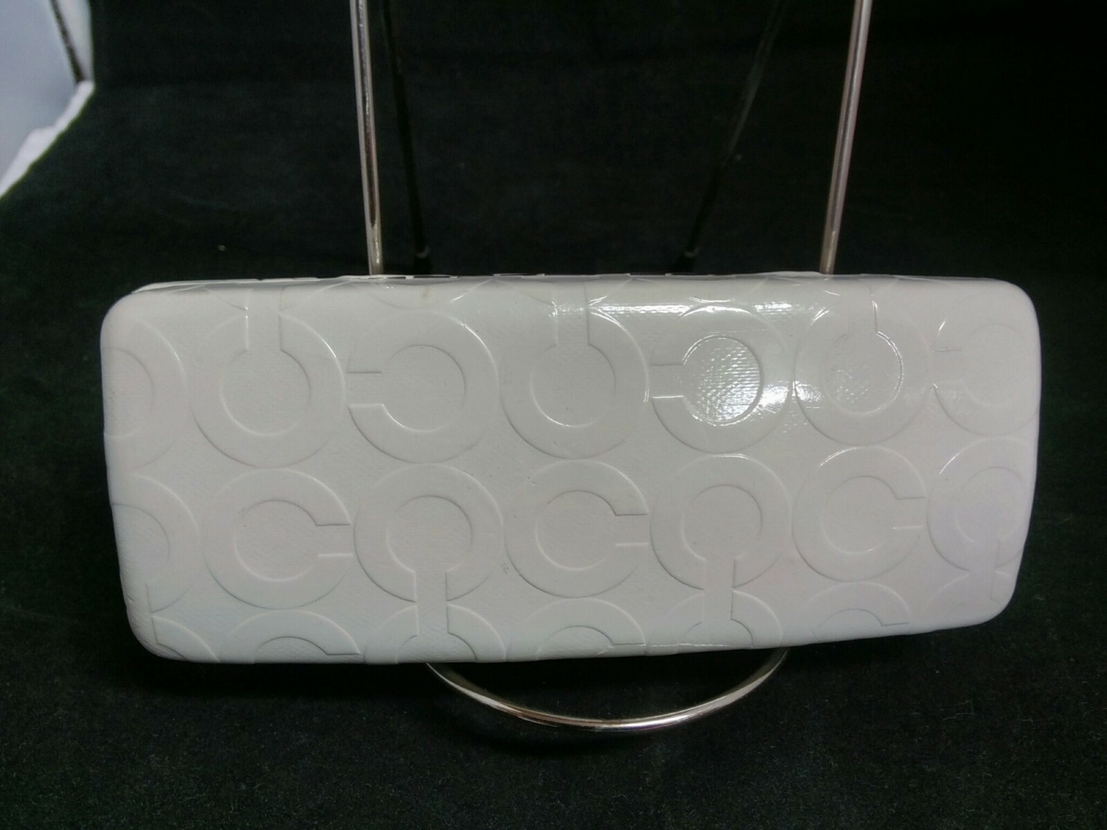 COACH SIGNATURE GLASSES CASE WITH CLOTH - HARD CASE, IVORY COLOR -  PERFECT!