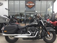 2018 Harley-Davidson SOFTAIL HERITAGE FLHC Vivid Black (18MY) Custom PETROL Manu