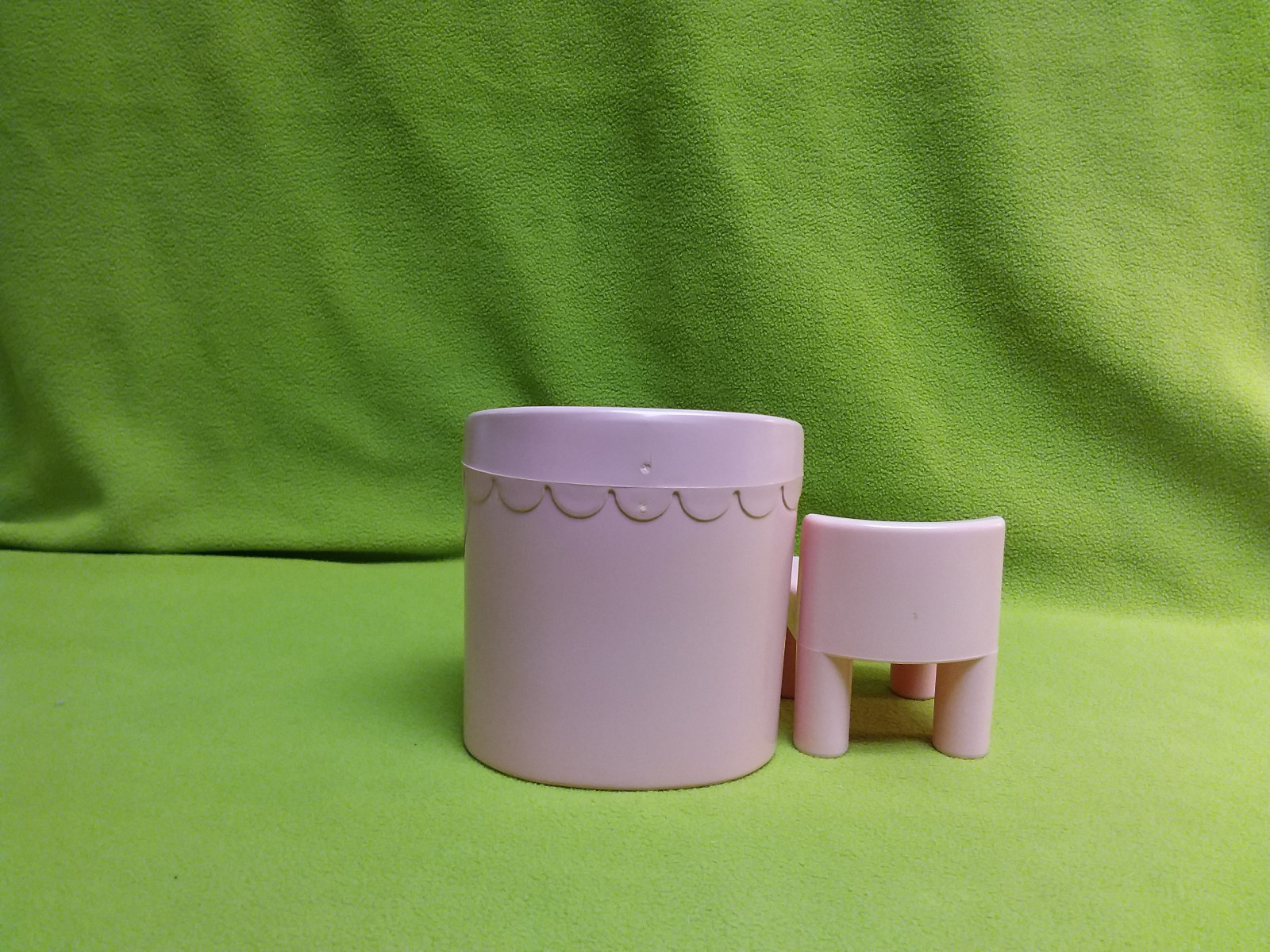 Little Tikes Place Dollhouse pink vanity and chair
