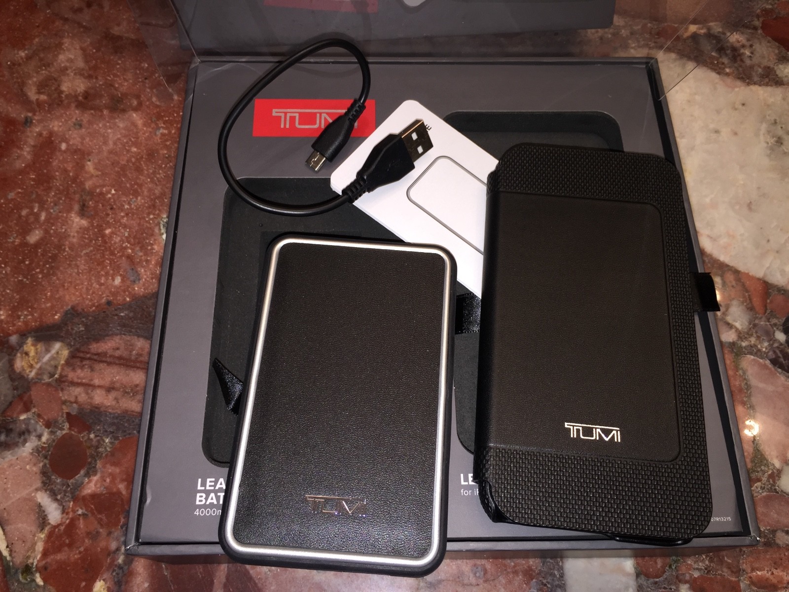 NWT TUMI iPhone 6 6S Black Leather Folio Case & Portable Battery Bank Gift Set