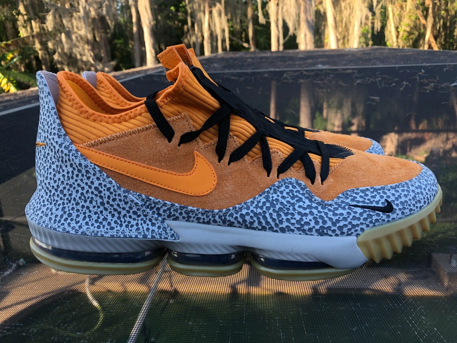 【未使用級　希少サイズ】ナイキ　レブロン　16　ロー　アトモス　別注　28.5 美中古 atmos別注クリアジェイドNIKE LEBRON 16 LOW AC atmos×NIKE