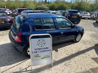 2005 Renault Clio 1.4 16V Expression 5dr Auto HATCHBACK Petrol Automatic