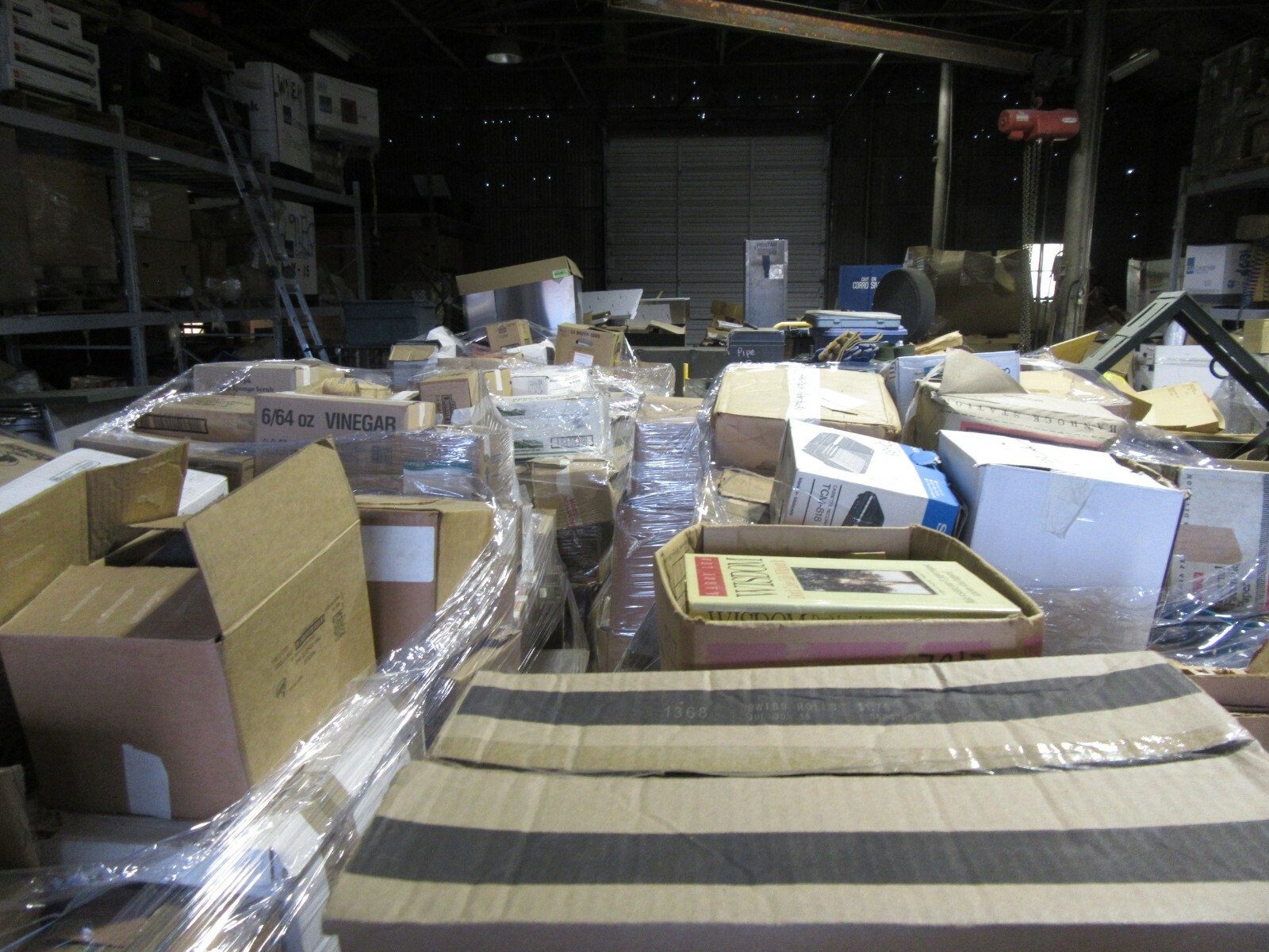 WHOLESALE BOOK LOT - APPROXIMATELY 10,000 BOOKS FROM ESTATE