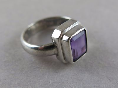 Sterling Silver Ring with 1 Large Amethyst size 5 6.3g [2036]