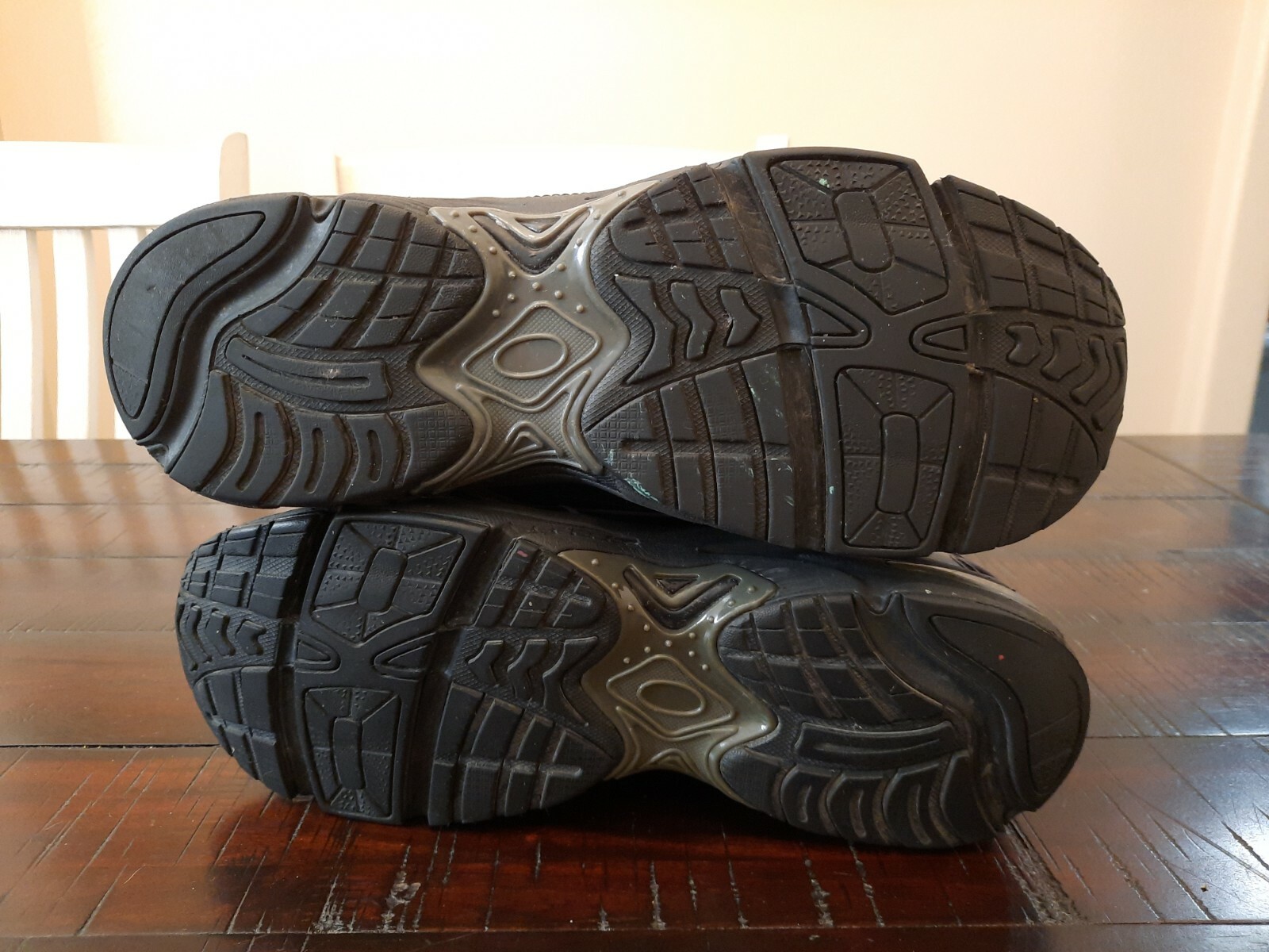 vionic comfort walking sneakers