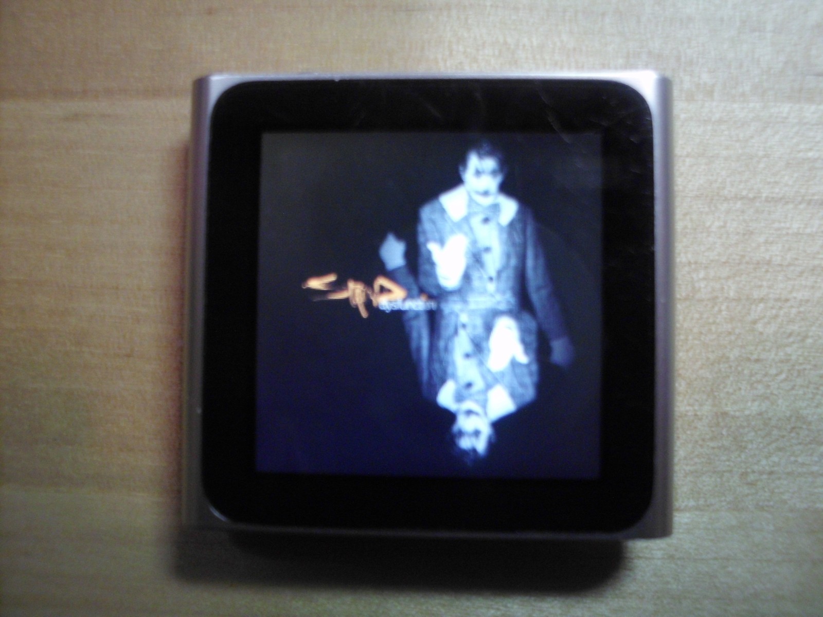 Apple 6th gen ipod nano, silver, 8GB - excellent with 505 songs & nice bundle -