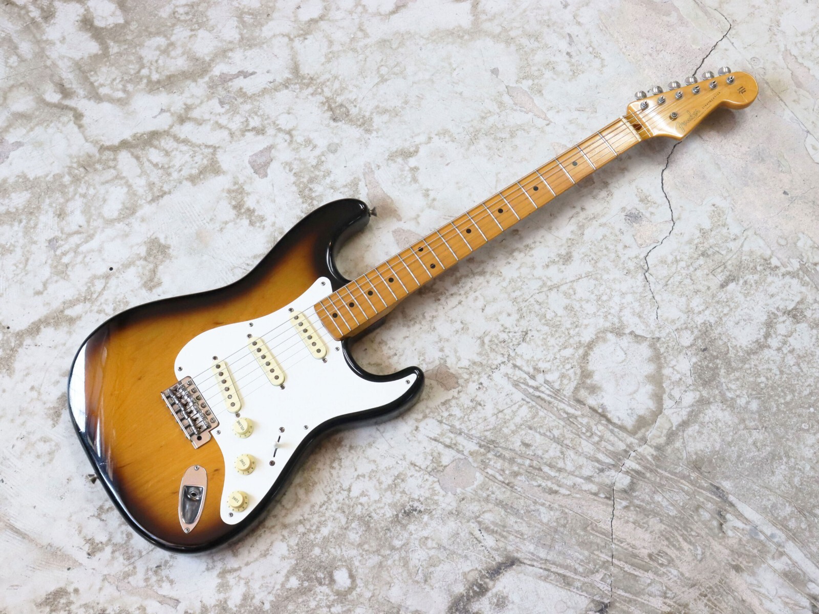 Fender Japan Stratocaster サンバースト Late 90s Fender Stratocaster Sunburst Crafted in Japan w