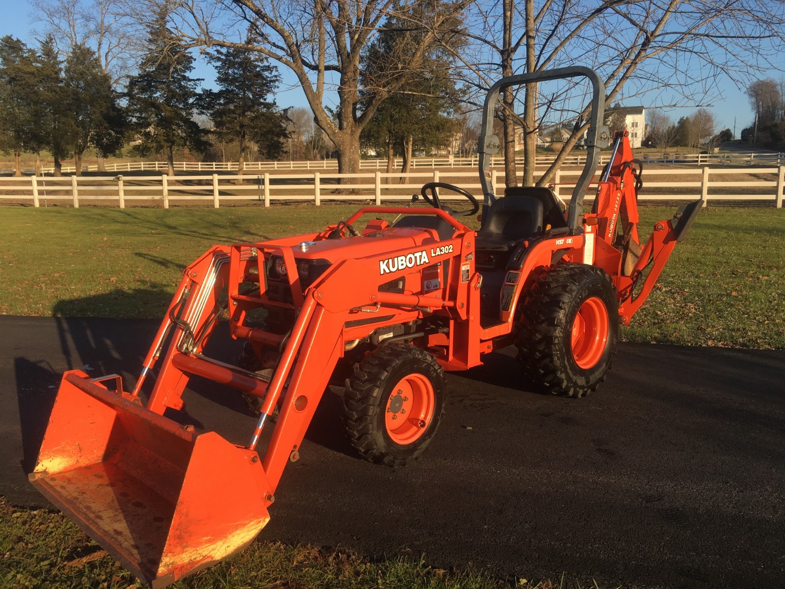 Kubota B7500 Diesel Tractor, 21HP, 4x4, Hydro, PS, Loader & Kubota Backhoe