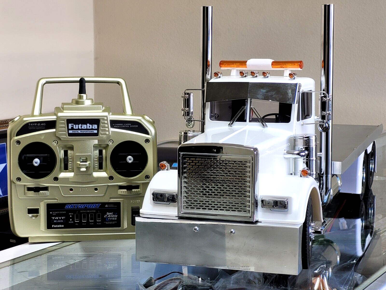 Custom Built Tamiya 1/14 R/C Grand Hauler Day Cab Flatbed +