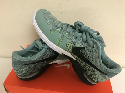 flyknit tennis shoes