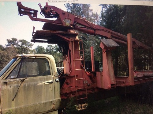2001 Chevrolet truck with Rampey log loader