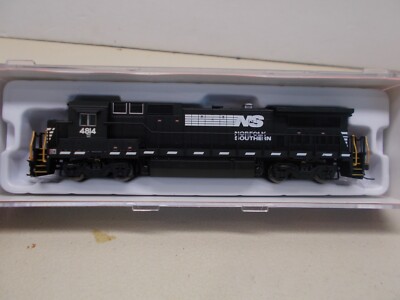 ATLAS # 48720~NORFOLK SOUTHERN 8-40B POWERED LOCOMOTIVE # 4814~DCC READY~N SCALE