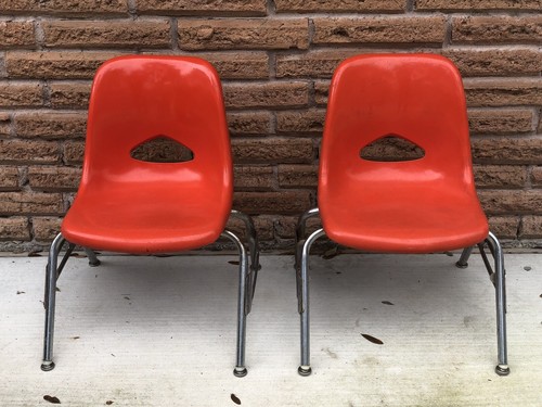 2 Krueger Shell Orange Red Kids Small Fiberglass Chairs