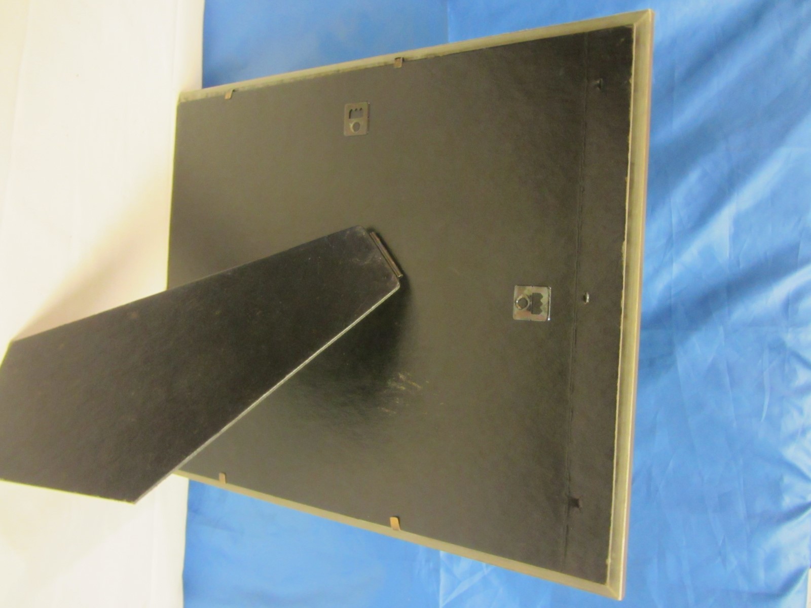 GOLD PICTURE FRAME WITH UNIQUE DESIGN BACKSTAND SHELF DESK TABLE WALL