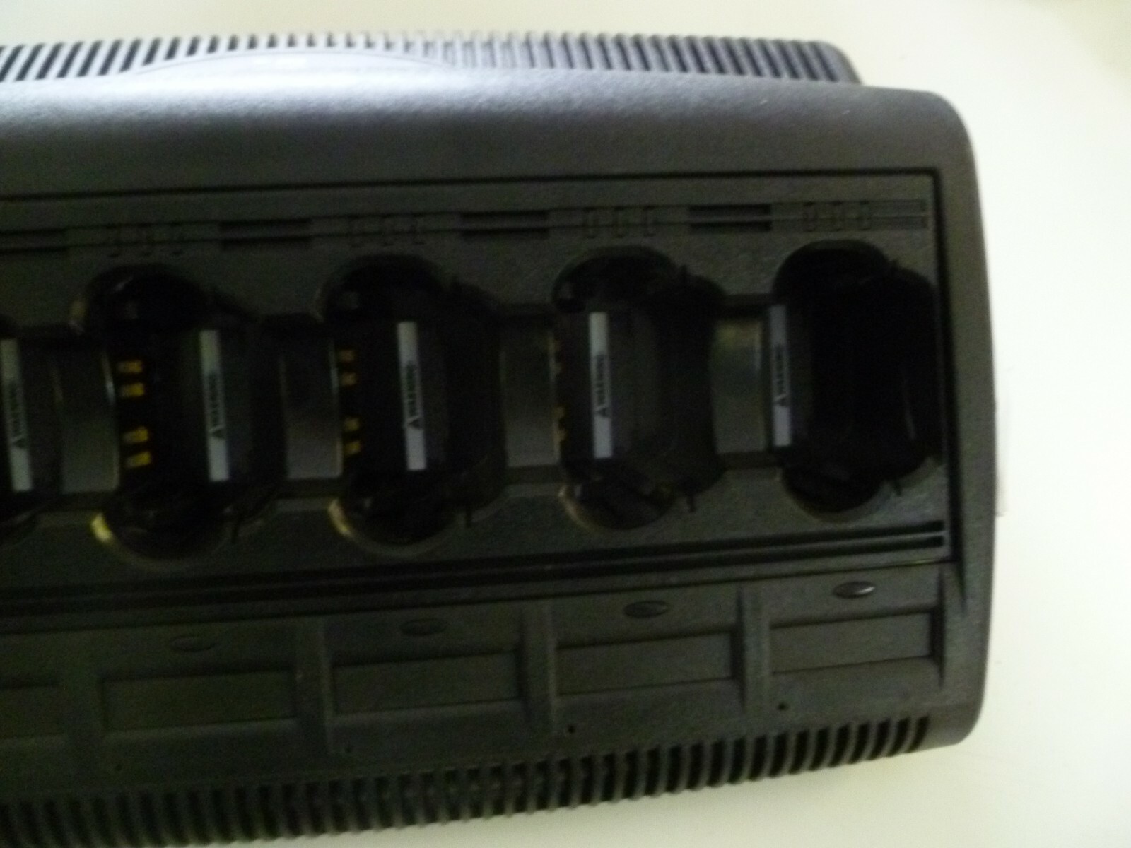 Motorola WPLN4121BR IMPRES Six Bank Two Way Radio Battery Charger XTS5000 3000
