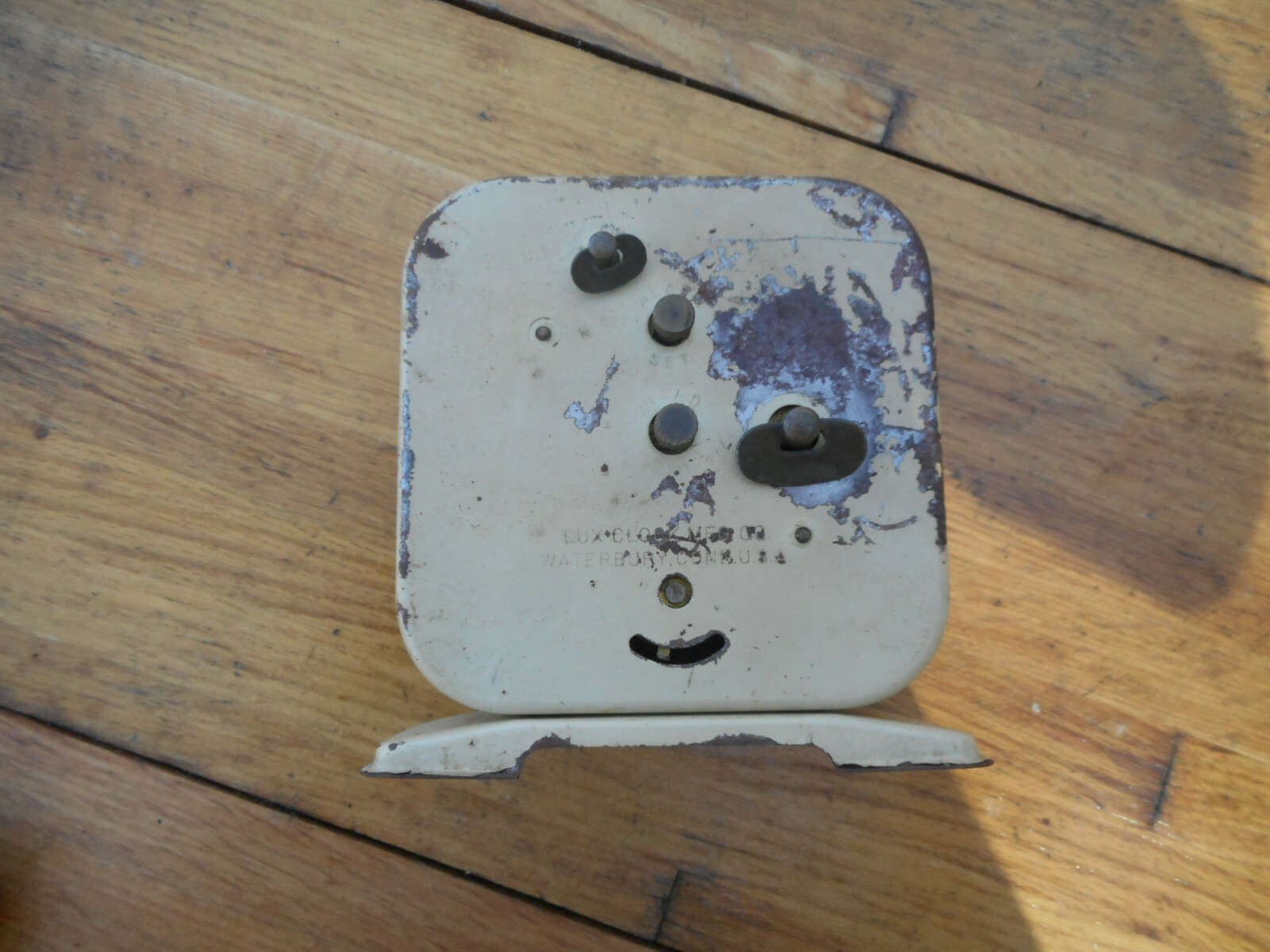 Vintage Lux Clock Co. Connecticut Harvester Alarm Clock Works Great!