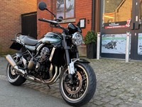 2022 Kawasaki Z900RS in Green - only 564 miles fitted with Akrapovic 