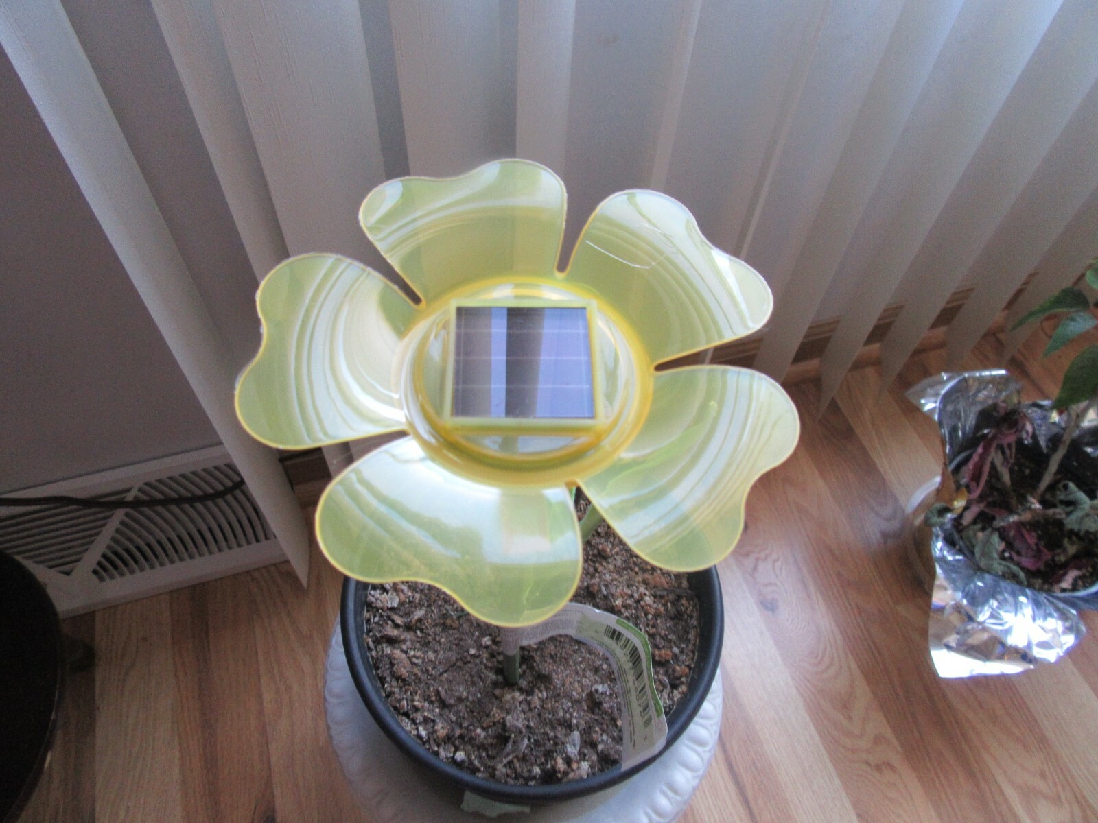 3 X New Solar-Powered Flower Stake Lights, 12