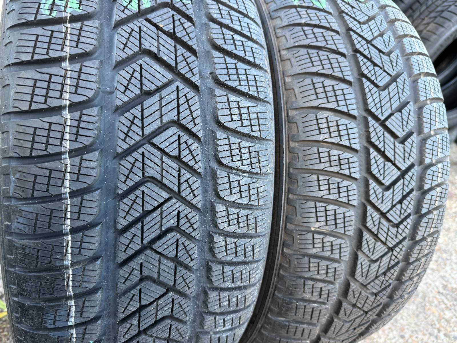 New 255 50 19 Pirelli, Winter, AO, M+S, EV, 103T, x1 Tyre (F1_tyres) YD285