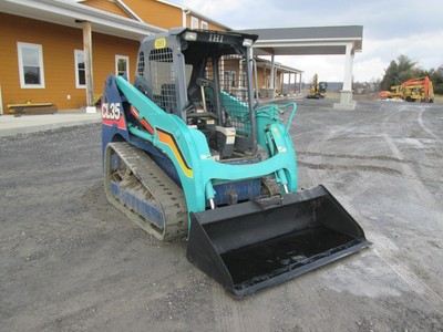IHI Cl35  Farm Skid Steer Loader