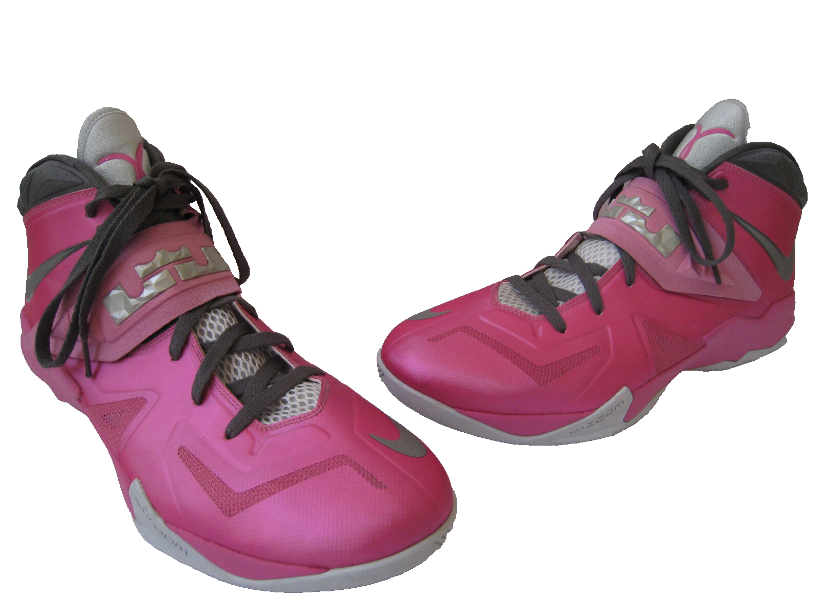 lebron breast cancer shoes