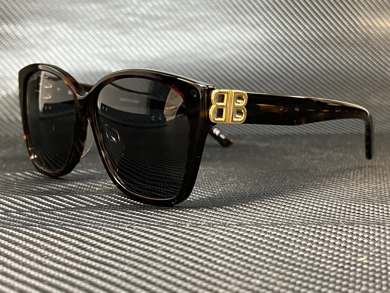 Pre-owned Balenciaga Bb0135sa 002 Square Rectangle Havana Gold Green 59 Mm Sunglasses