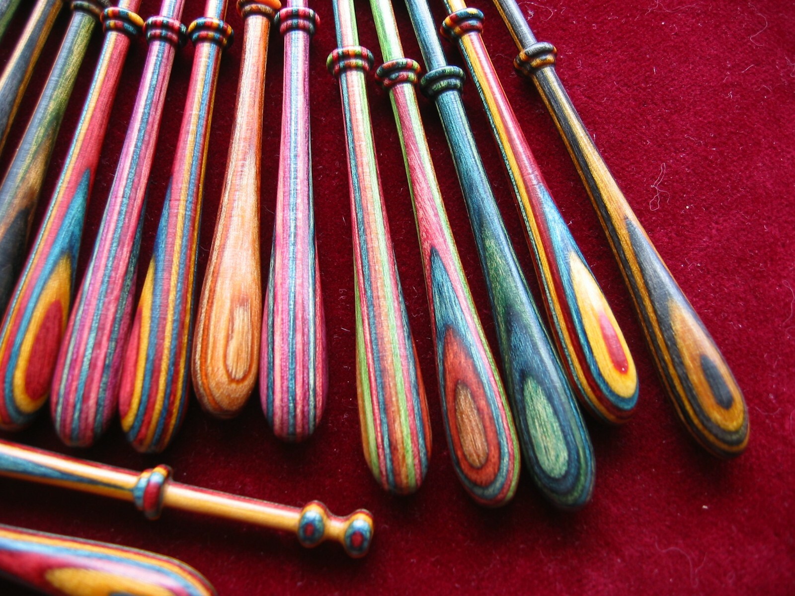 22 New Laminated Lace Bobbins 22 bolillos Laminado 22 Fuseaux  dentelle Laminé.