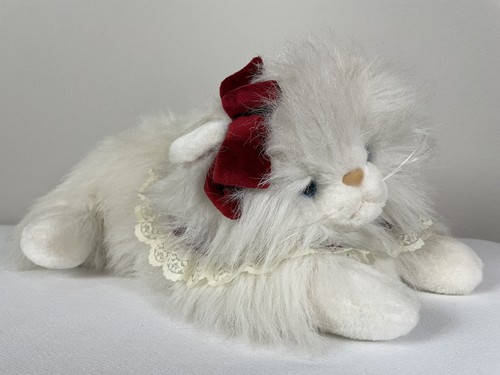 Vintage 1989 Commonwealth Persian White Fluffy Kitty Cat Plush Blue Eyes 18