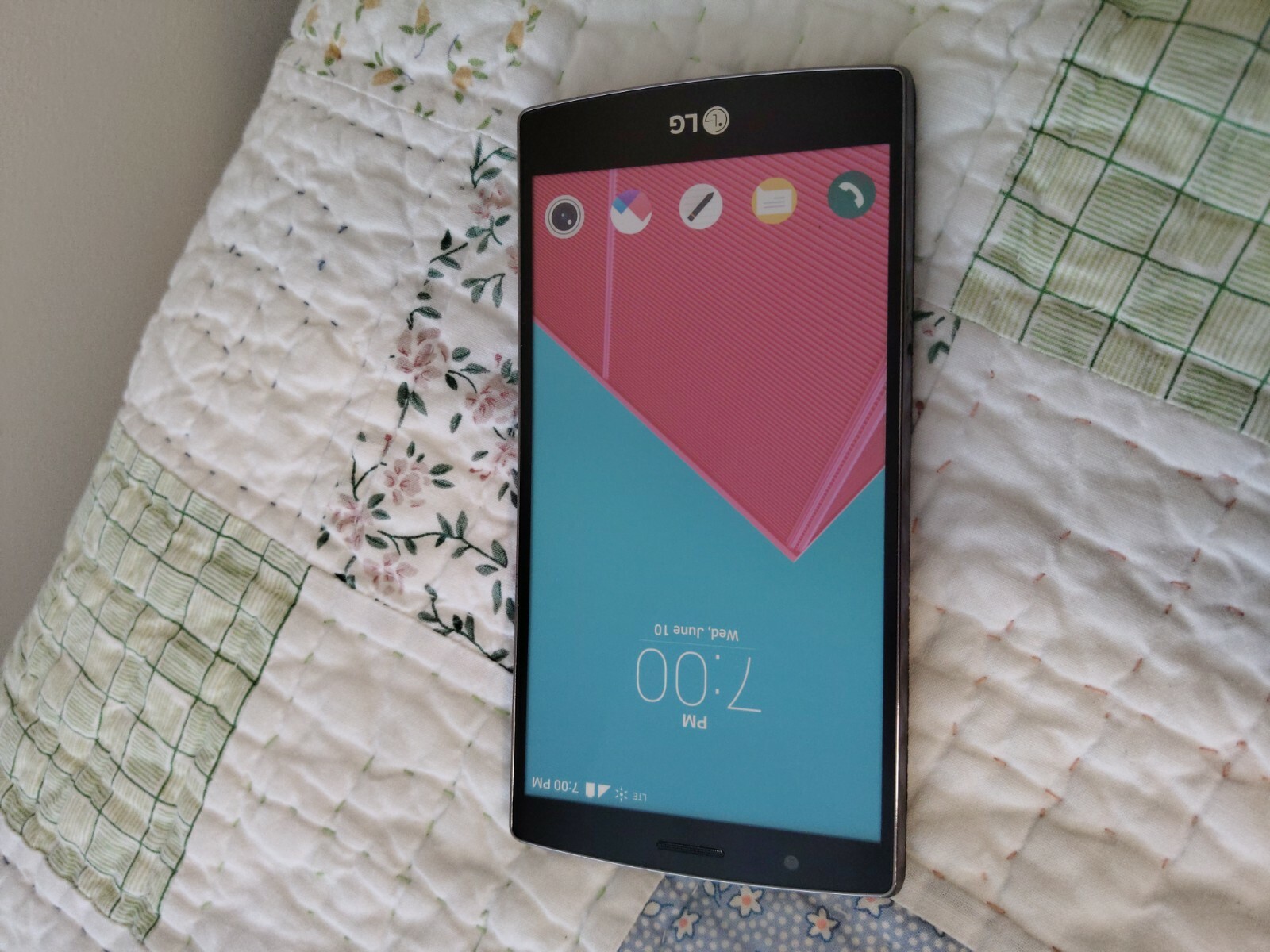 LG STYLO NON WORKING DISPLAY DUMMY PHONE leather (can be used as a prop )