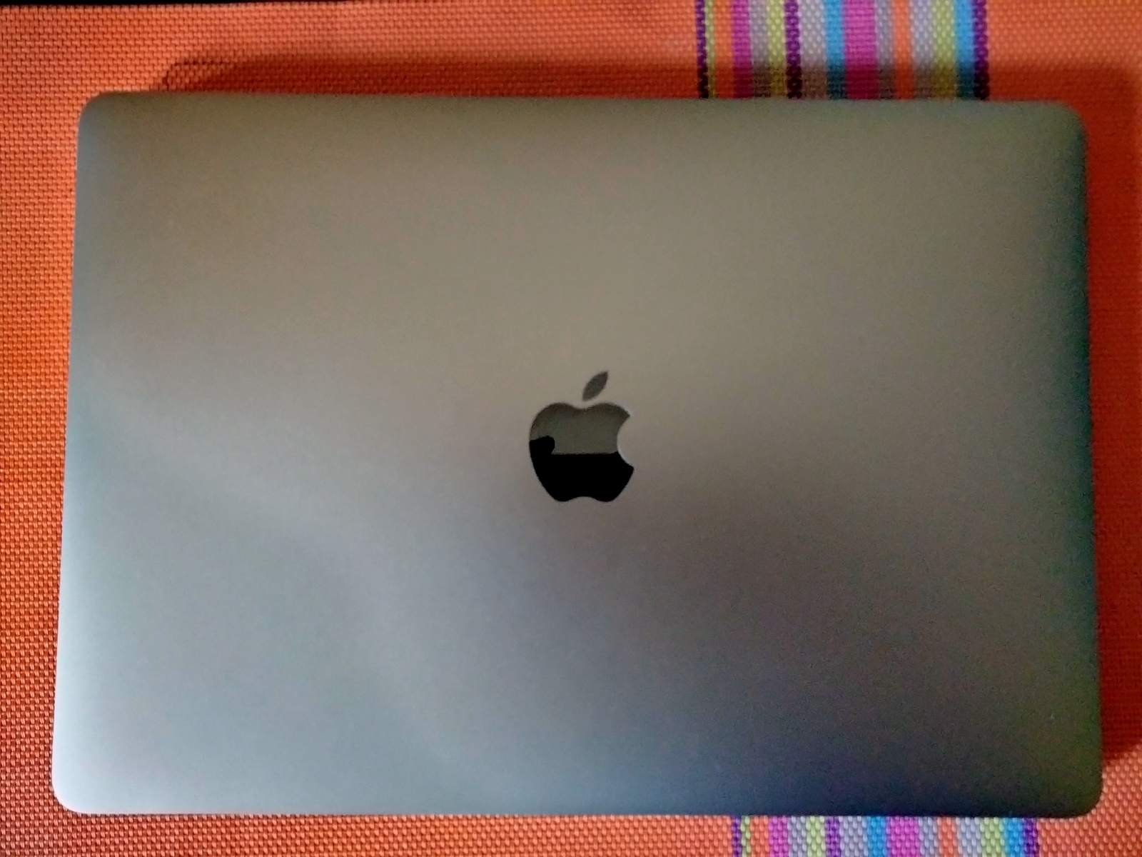 Apple MacBook Pro(13-inch, 2017, Four Thunderbolt 3 Ports Apple MacBook Pro(13-inch, 2017, Four Thunderbolt 3 Ports