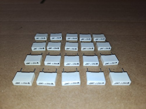 NEW LOT (40) Arcotronics R60474K250 Box Capacitor .047 J 250 NEW LOT (40) Arcotronics R60474K250 Box Capacitor .047 J 250