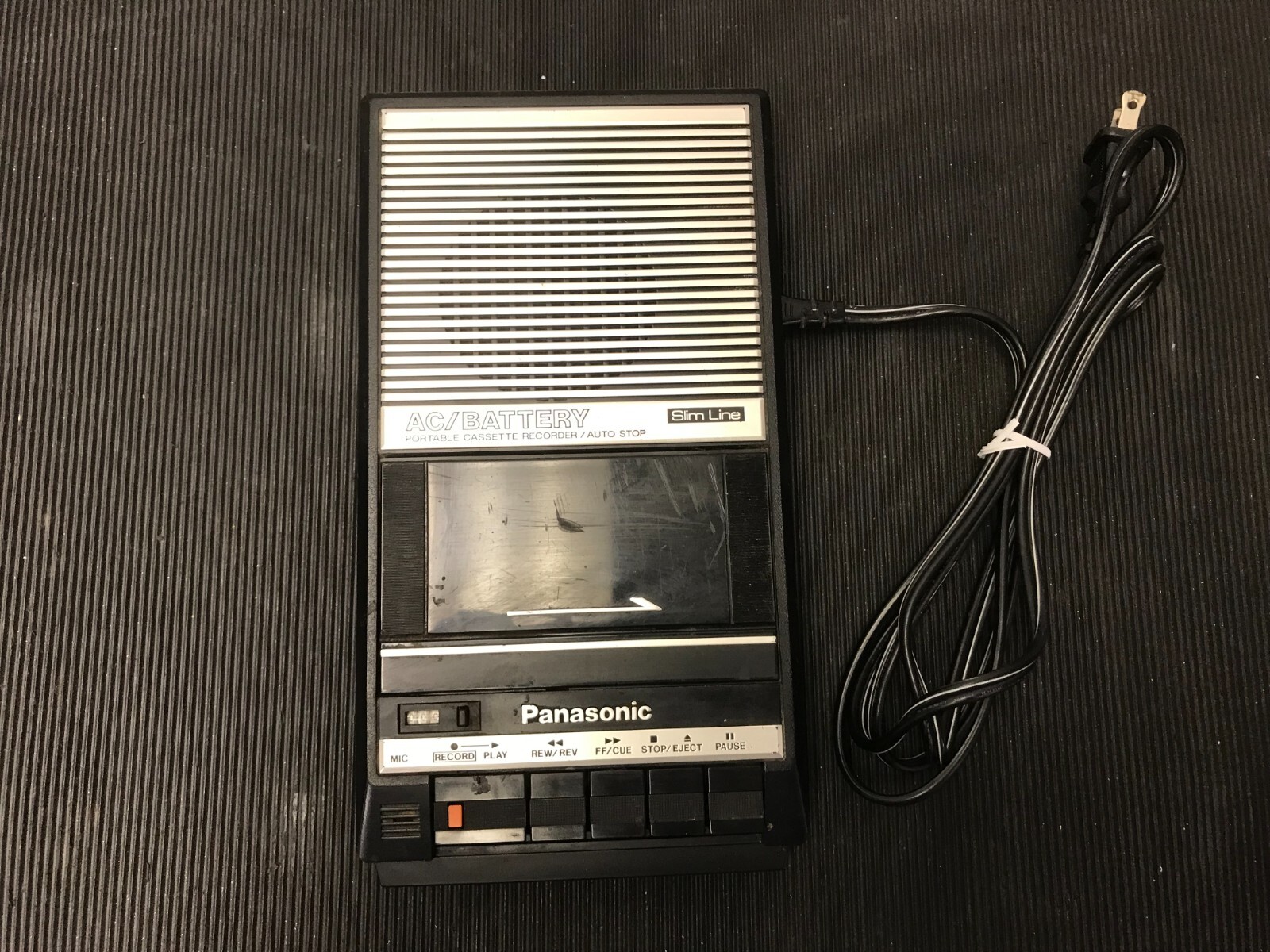 Panasonic SlimLine AC/Battery Portable Cassette Recorder/Auto Stop RQ-2104 wCord Panasonic SlimLine AC/Battery Portable Cassette Recorder/Auto Stop RQ-2104 wCord